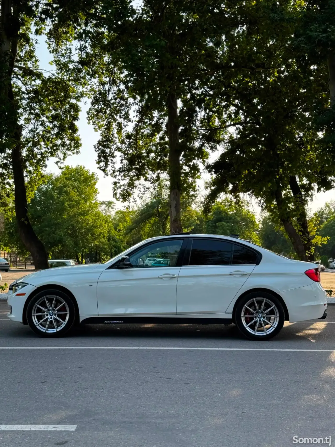BMW 3 series 2014 · 2.0 AT