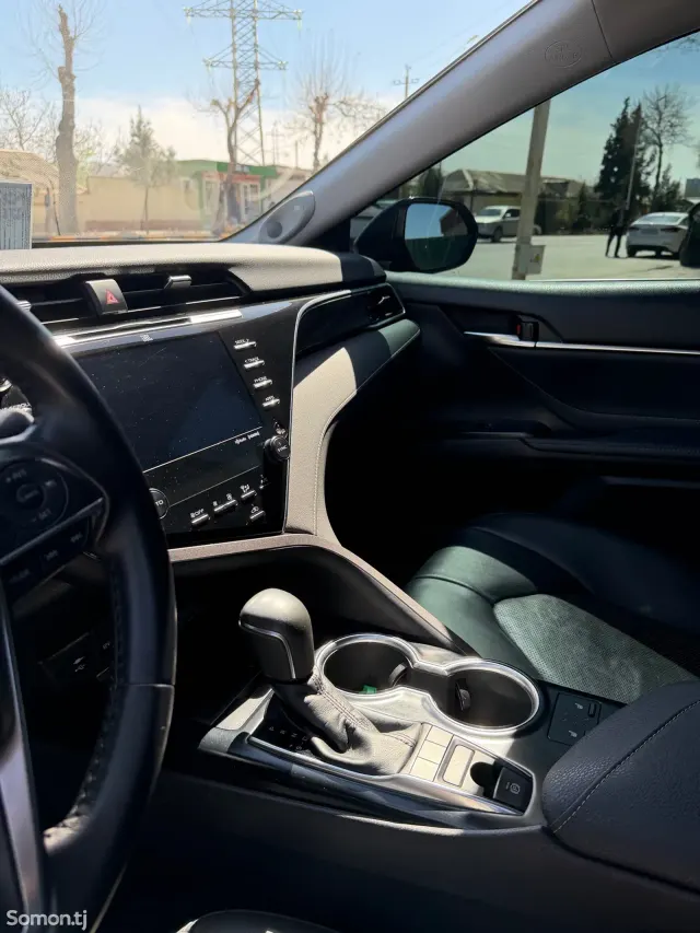 Toyota Camry 2018 · 3.5 AT
