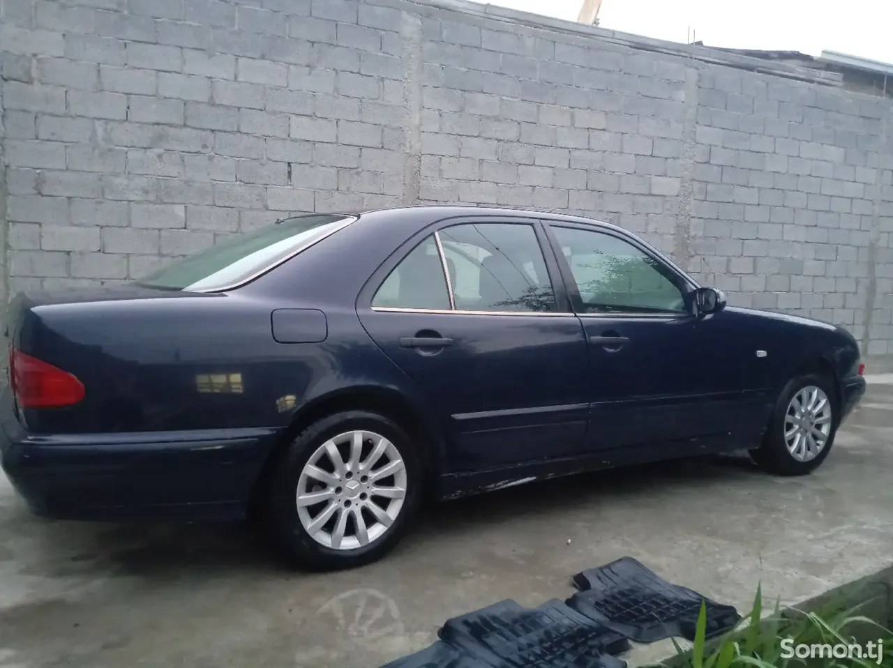 Mercedes-Benz E class 1997 · 2.0 MT