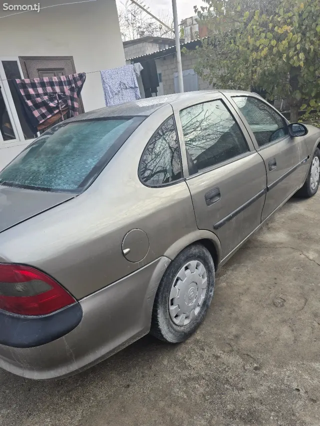 Opel Vectra B 1996 · 1.6 MT