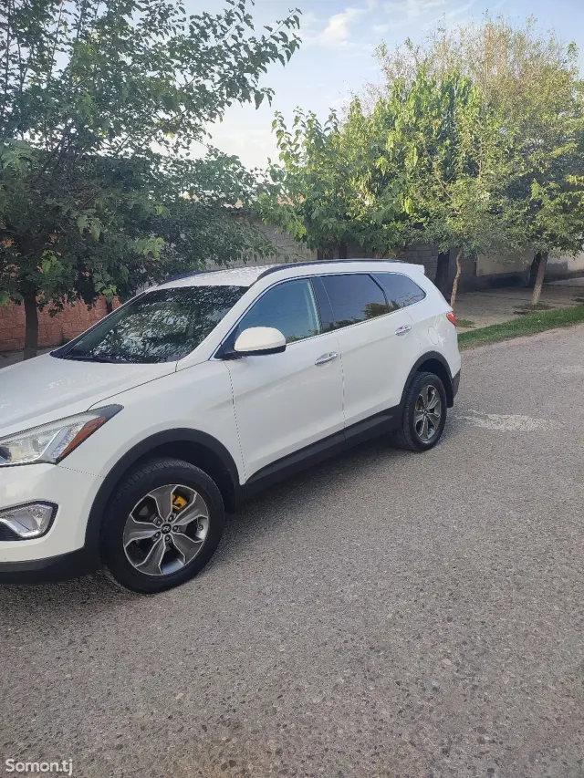 Hyundai Santa Fe 2015 · 3.3 AT