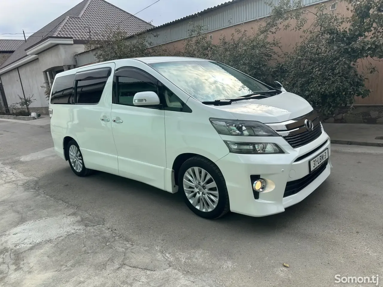 Toyota Vellfire 2014 · 2.4 AT