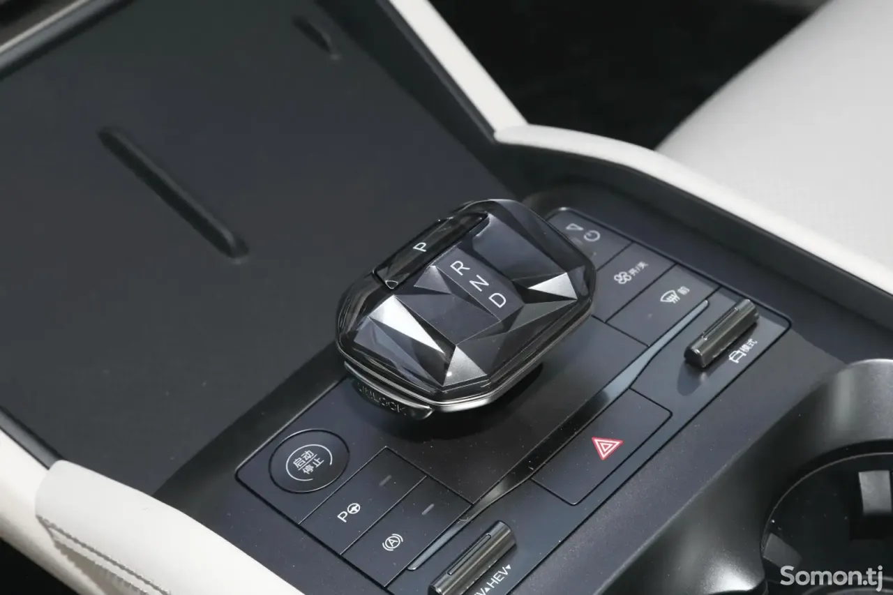 BYD Qin Plus 2025 · AT