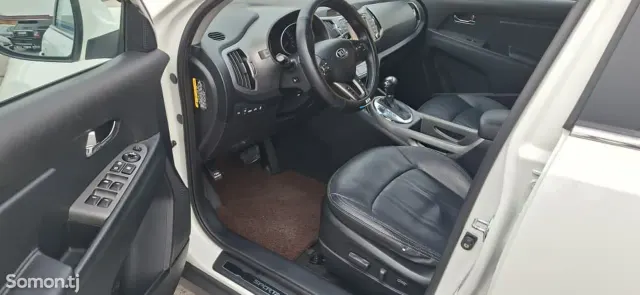Kia Sportage 2015 · 2.0 AT