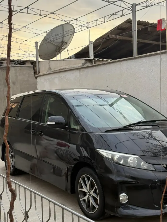 Toyota Estima 2014 · 2.4 AT