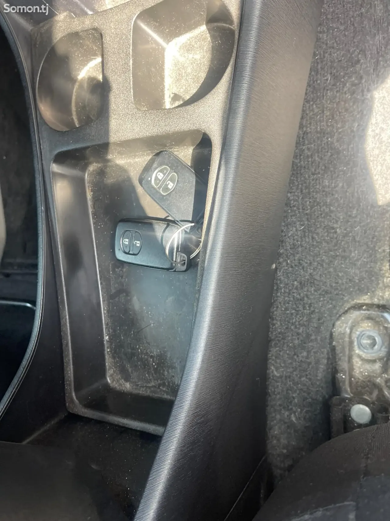 Toyota Prius 2014 · 1.8 AT