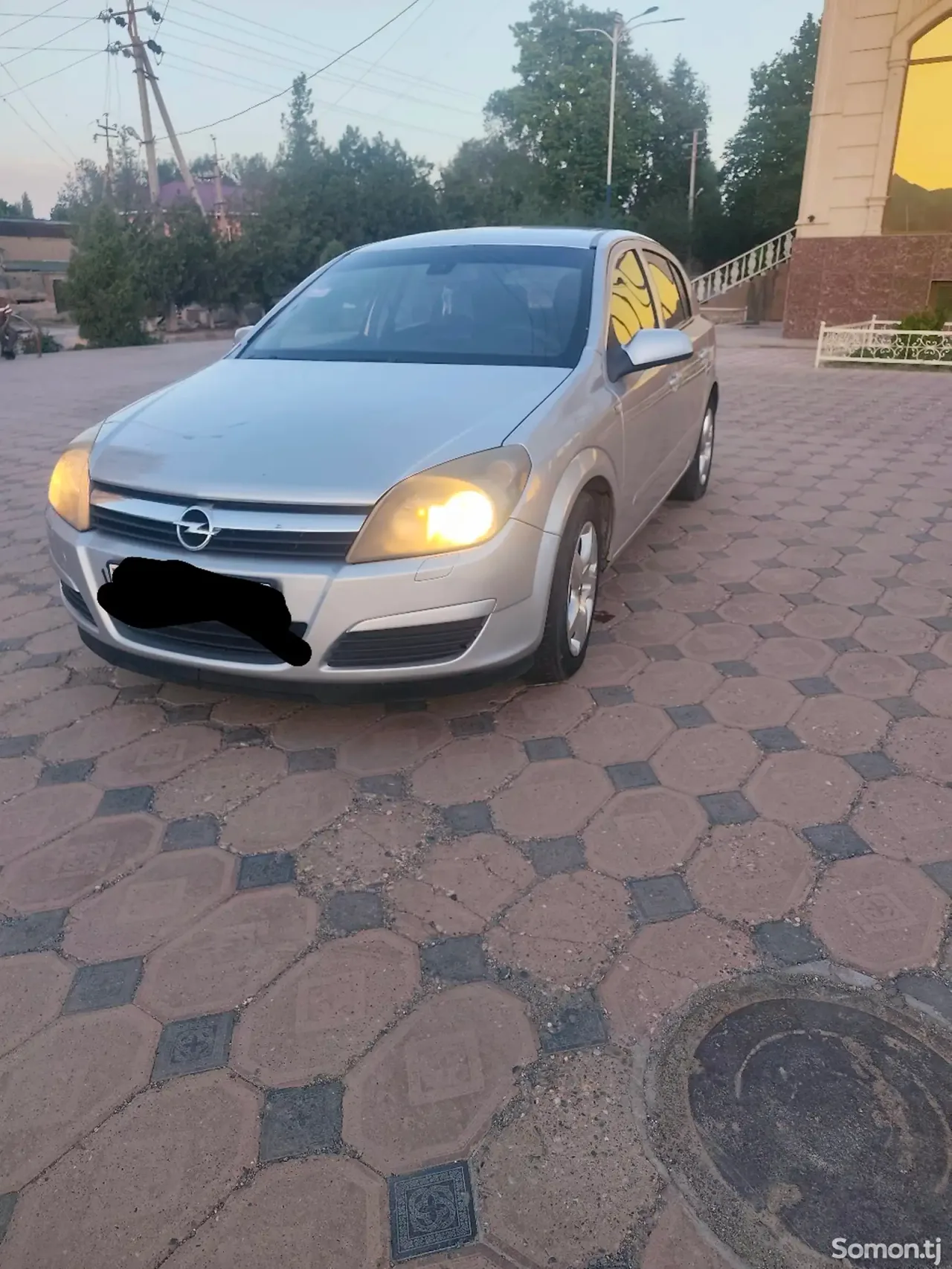Opel Astra H 2006 · 1.6 MT