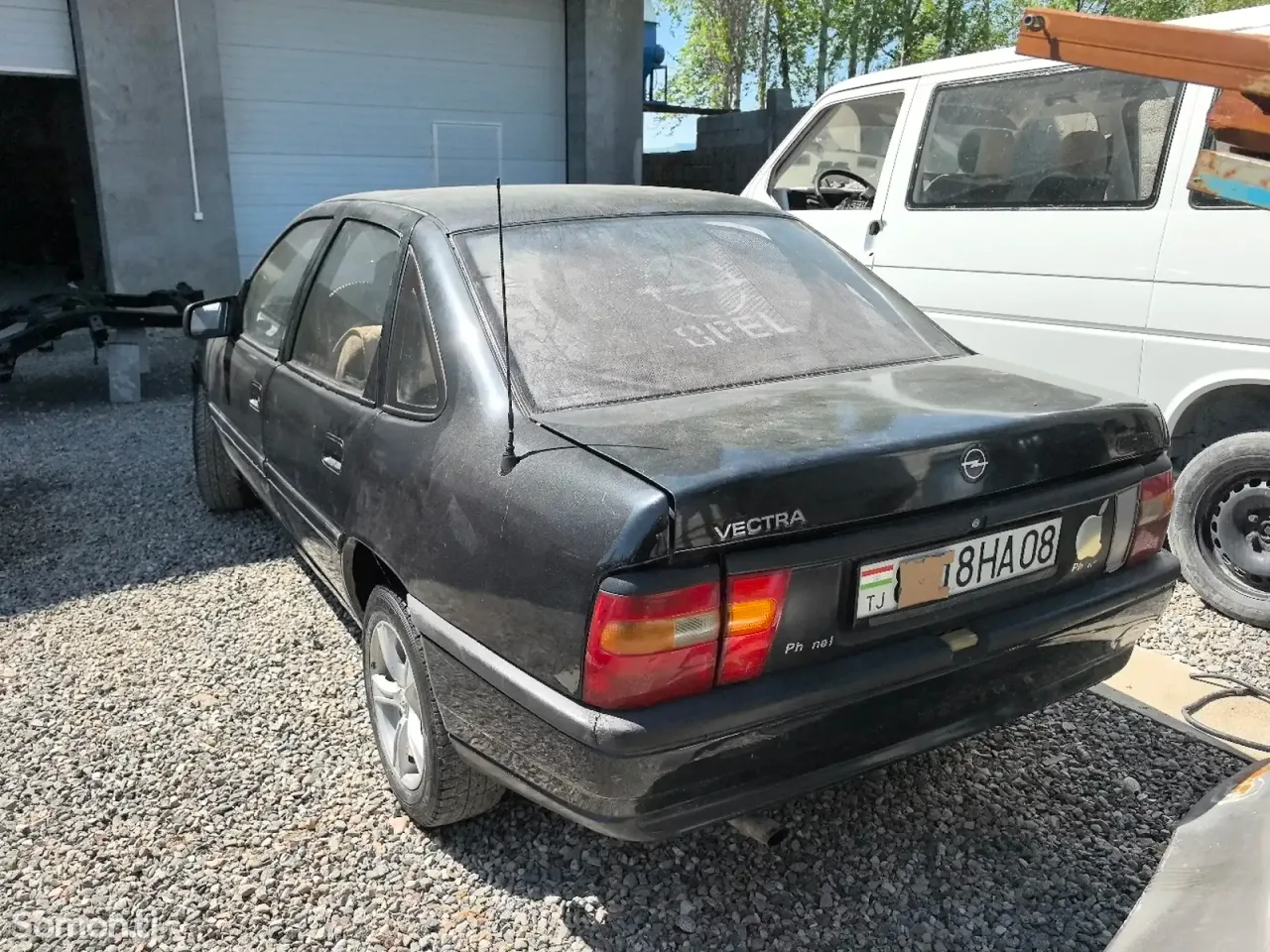 Opel Vectra A 1991 · 1.6 MT