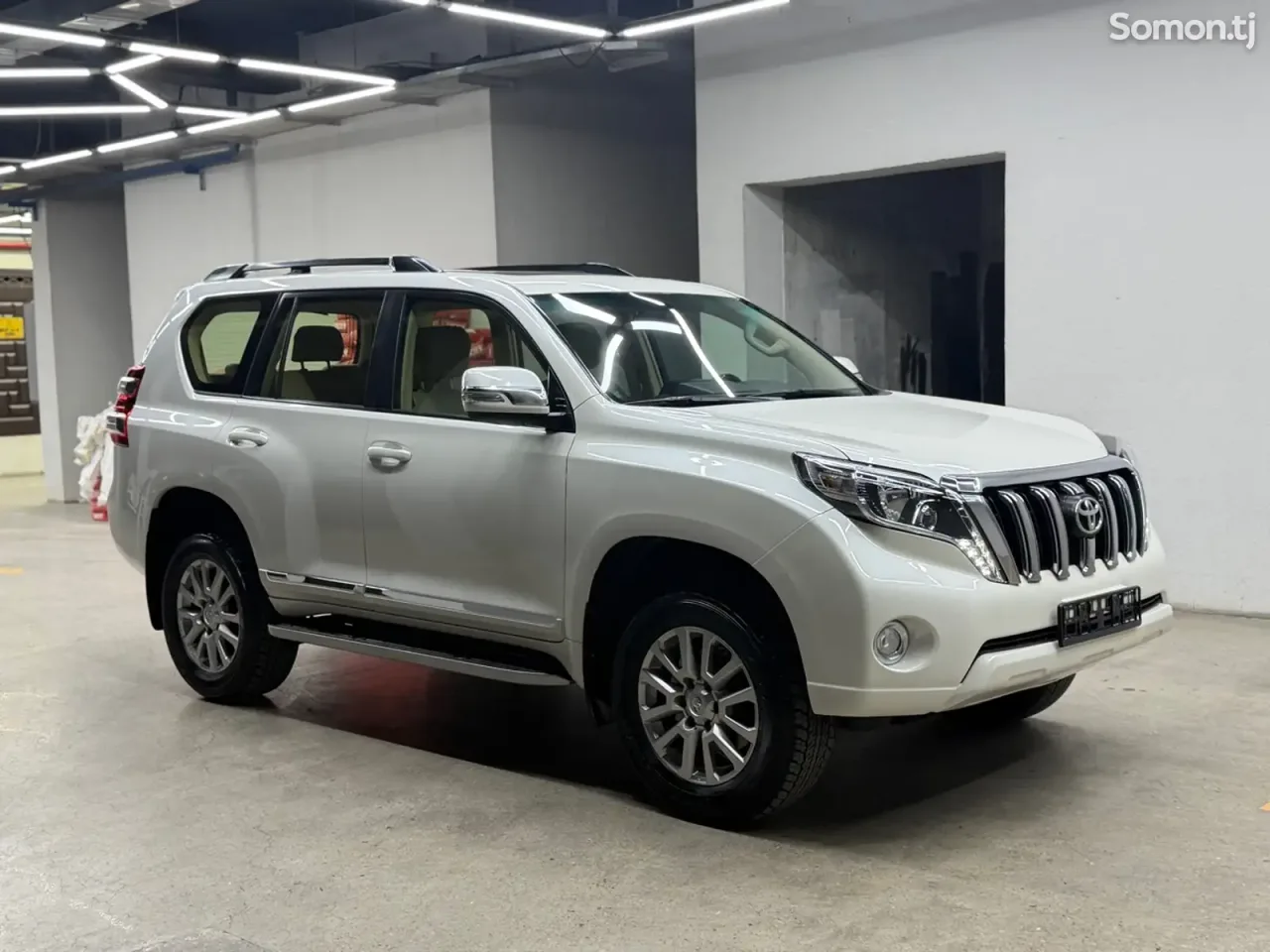 Toyota Land Cruiser Prado 2015 · 4.0 AT