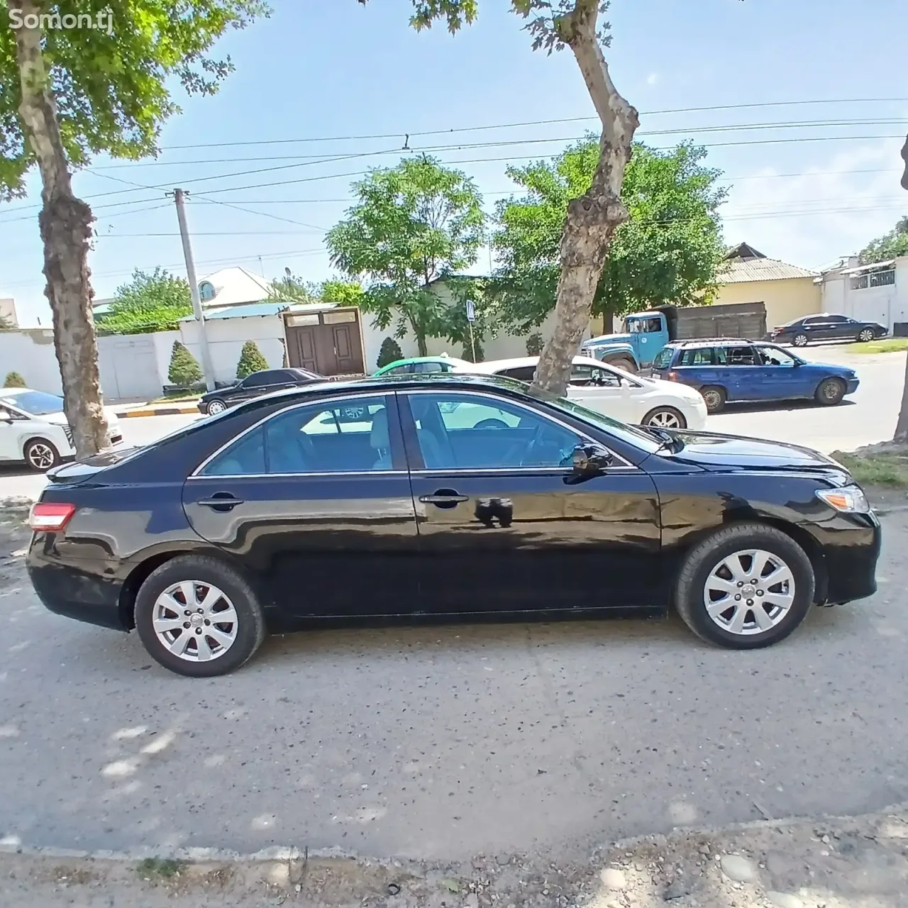 Toyota Camry 2010 · 2.5 MT