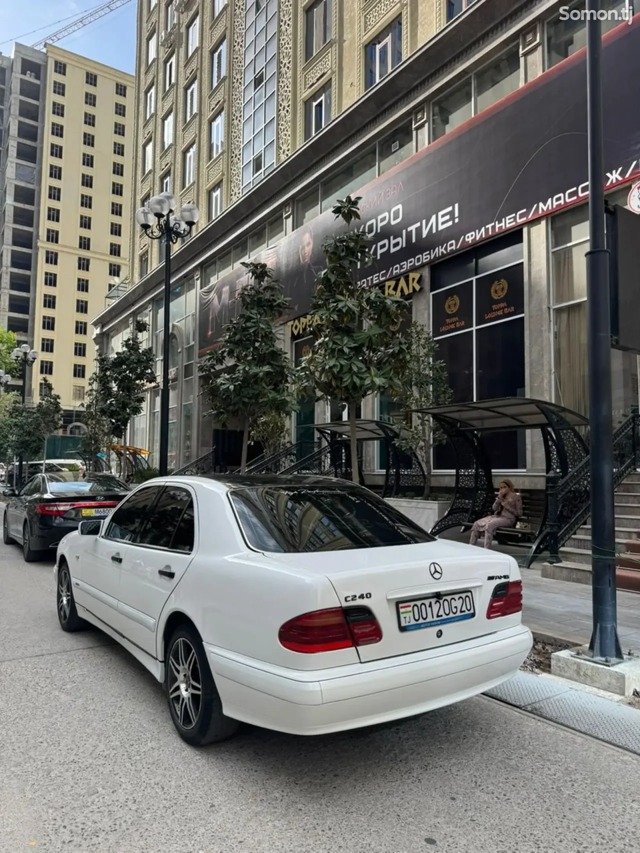 Mercedes-Benz E class 1997 · 2.4 MT