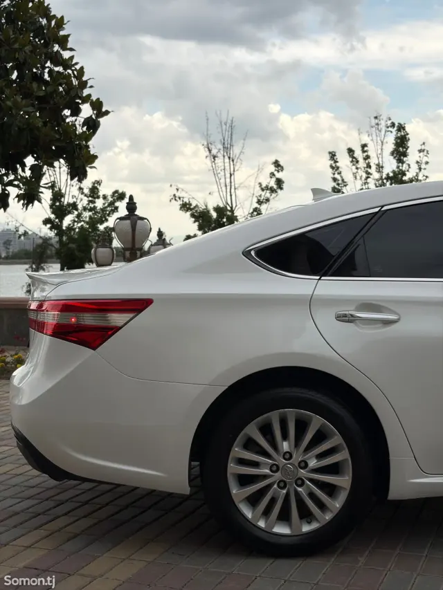 Toyota Avalon 2016 · 2.5 AT
