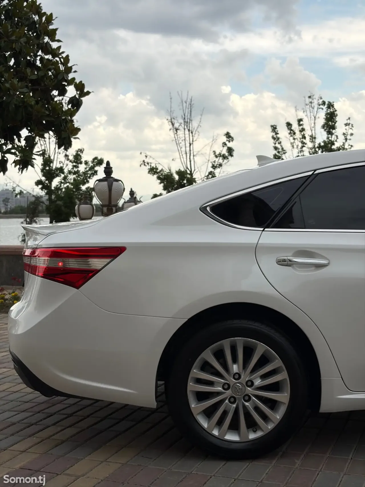 Toyota Avalon 2016 · 2.5 AT