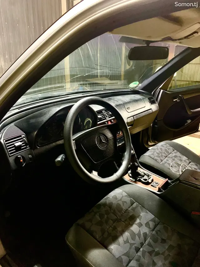 Mercedes-Benz C class 1999 · 1.8 MT