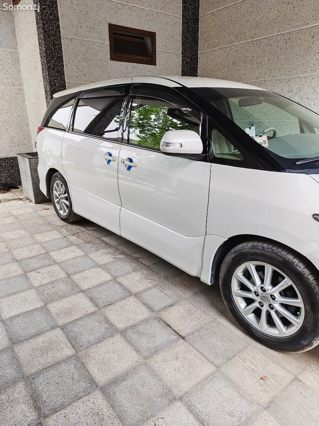 Toyota Estima 2009 · 2.4 AT