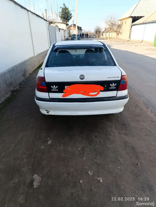 Opel Astra F 1994 · 1.6 MT