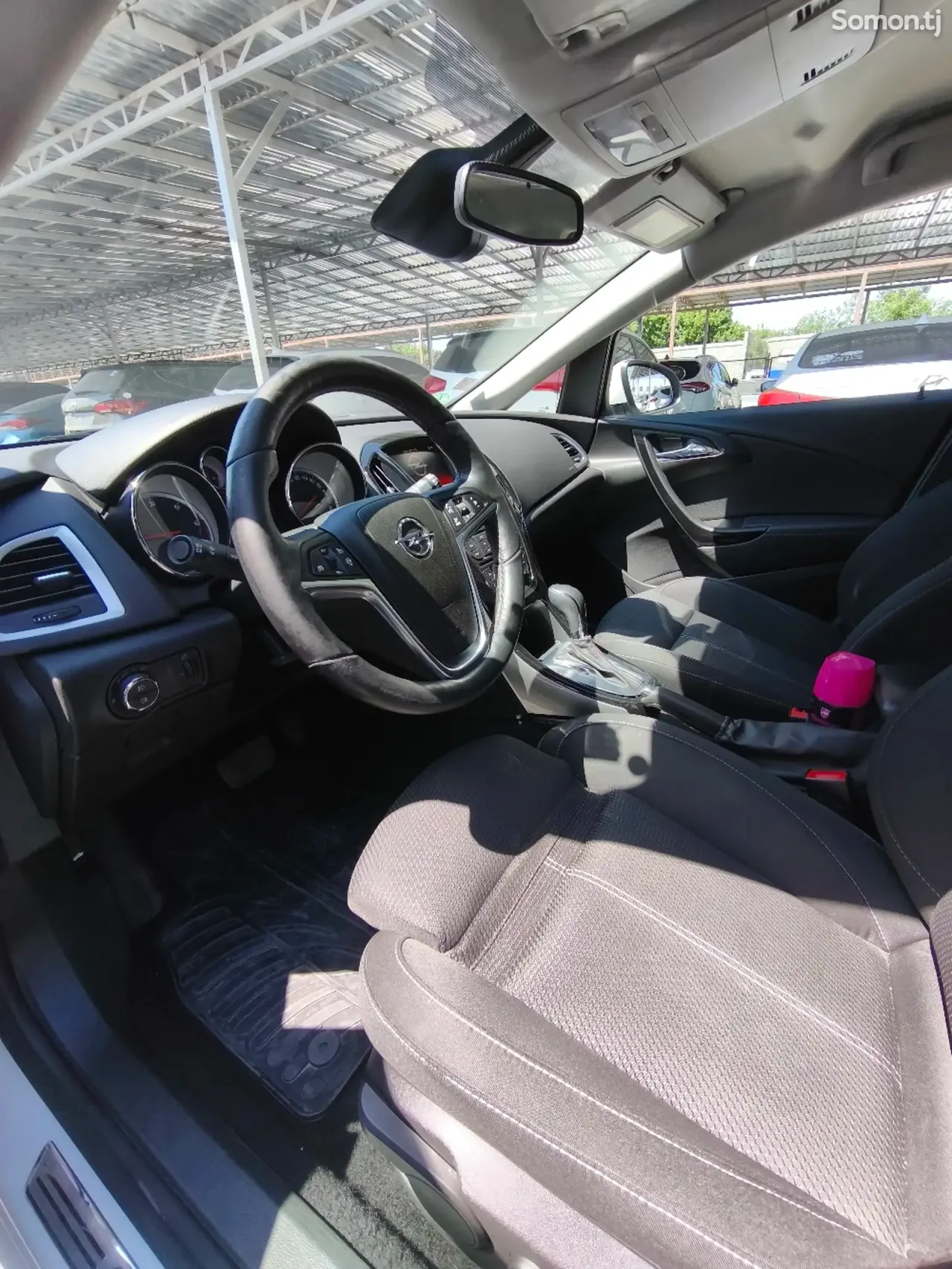 Opel Astra J 2015 · 2.0 AT
