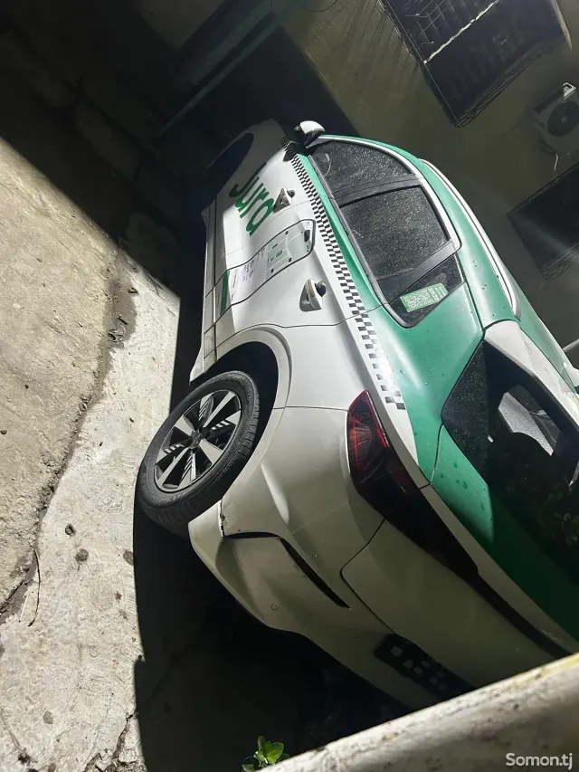 BYD E2 2023 · CVT