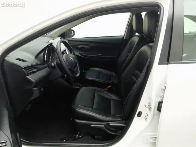 Toyota Corolla 2017 · 1.5 AT