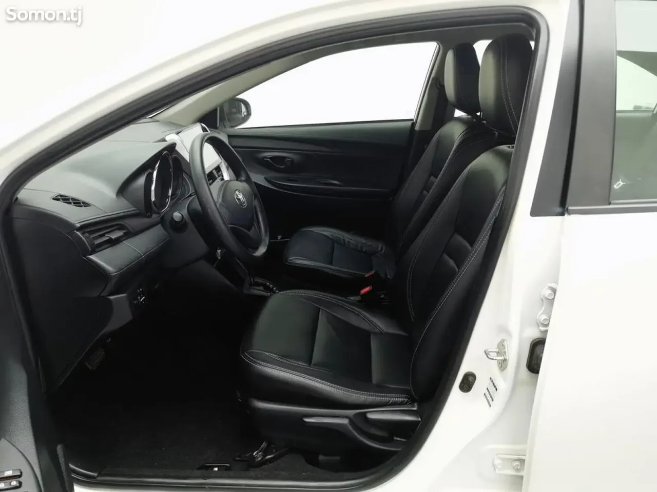 Toyota Corolla 2017 · 1.5 AT