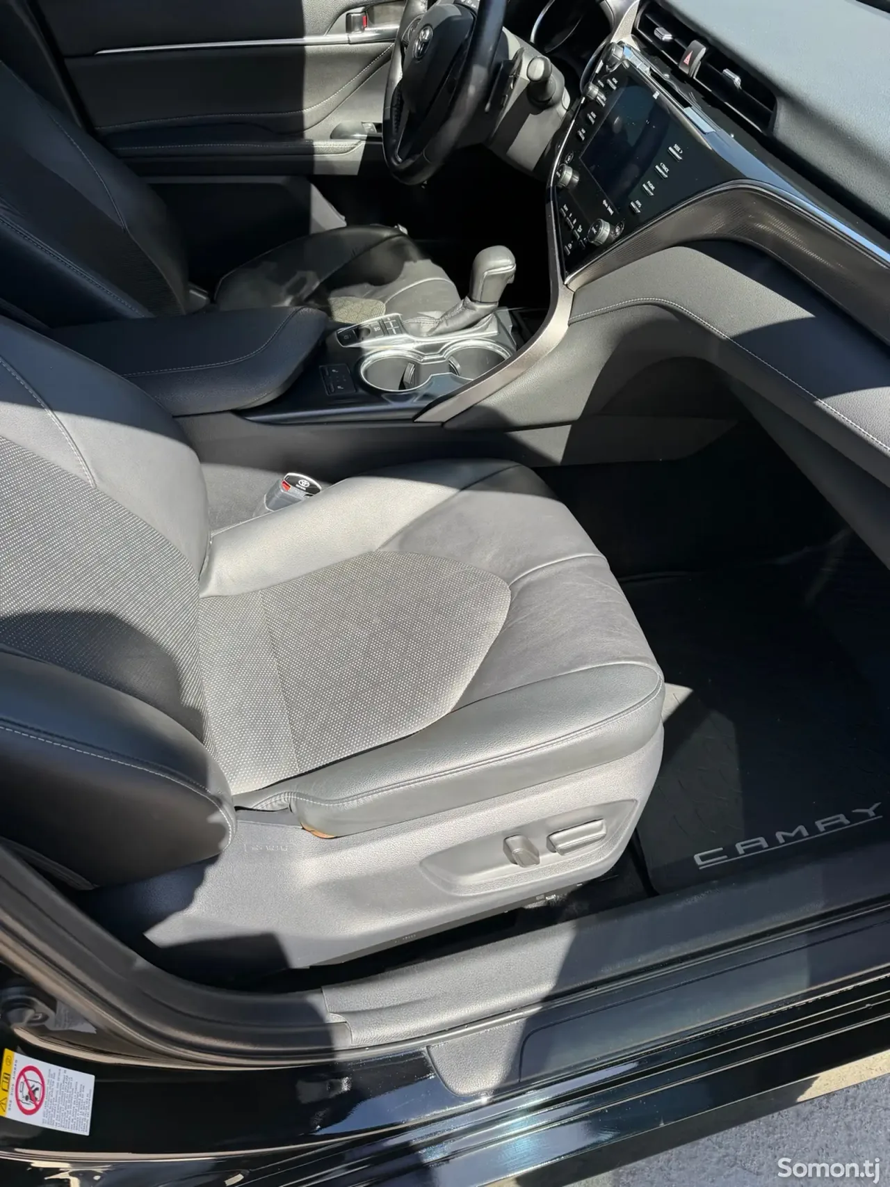 Toyota Camry 2018 · 3.5 AT