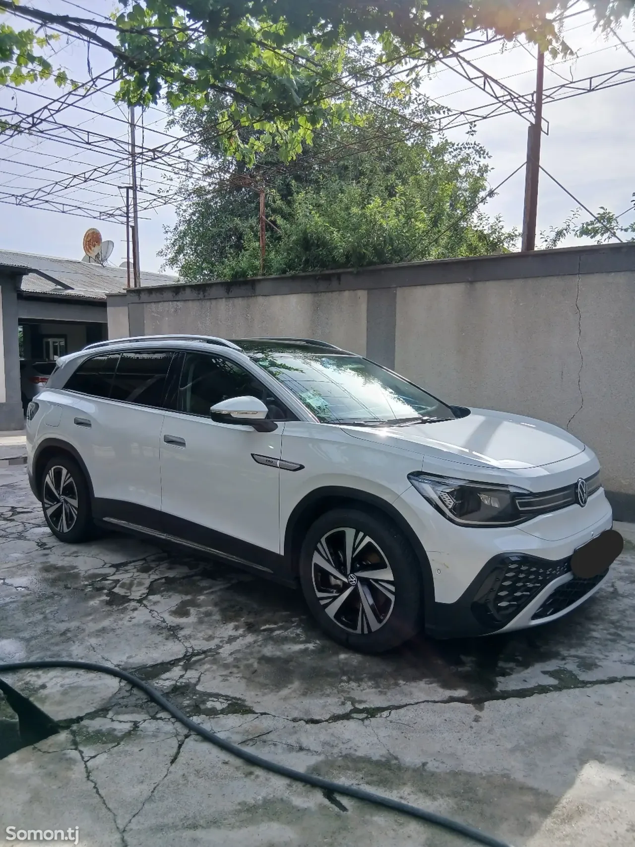 Volkswagen ID.6 2022 · AT