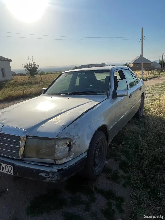 Mercedes-Benz W201 1989 · 4.0 AT