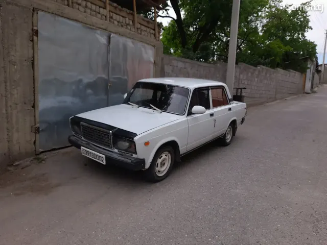 Lada (ВАЗ) 2107 2004 · 1.7 MT