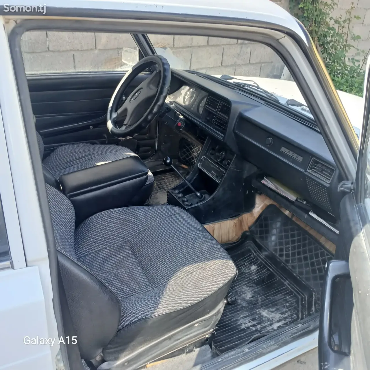 Lada (ВАЗ) 2107 2006 · 1.6 MT