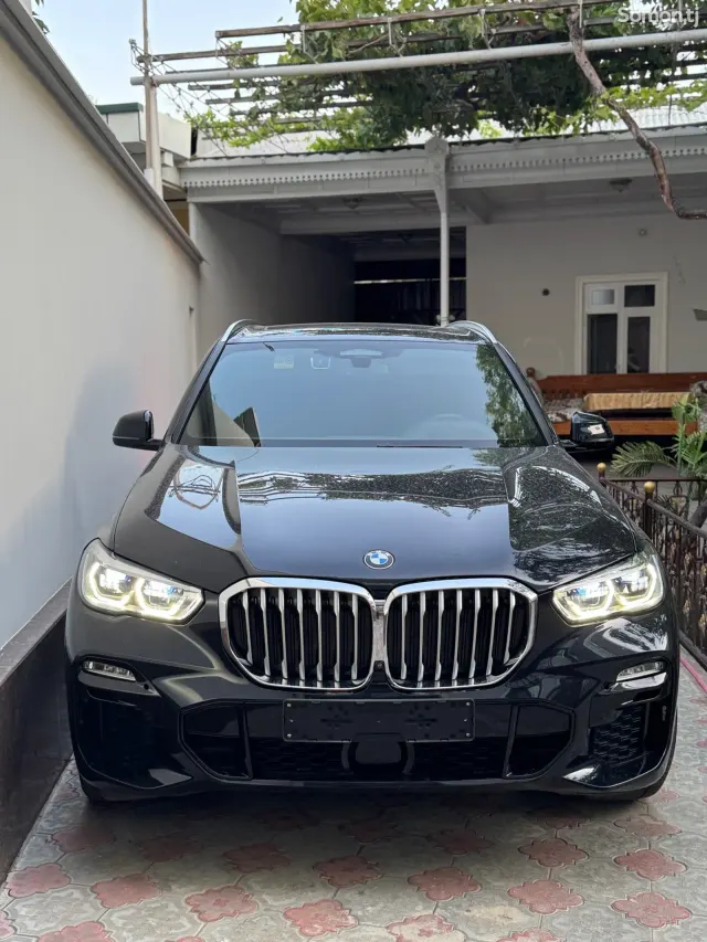BMW X5 2021 · 4.0 AT
