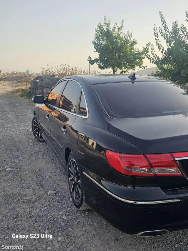 Hyundai Grandeur 2009 · 3.3 AT