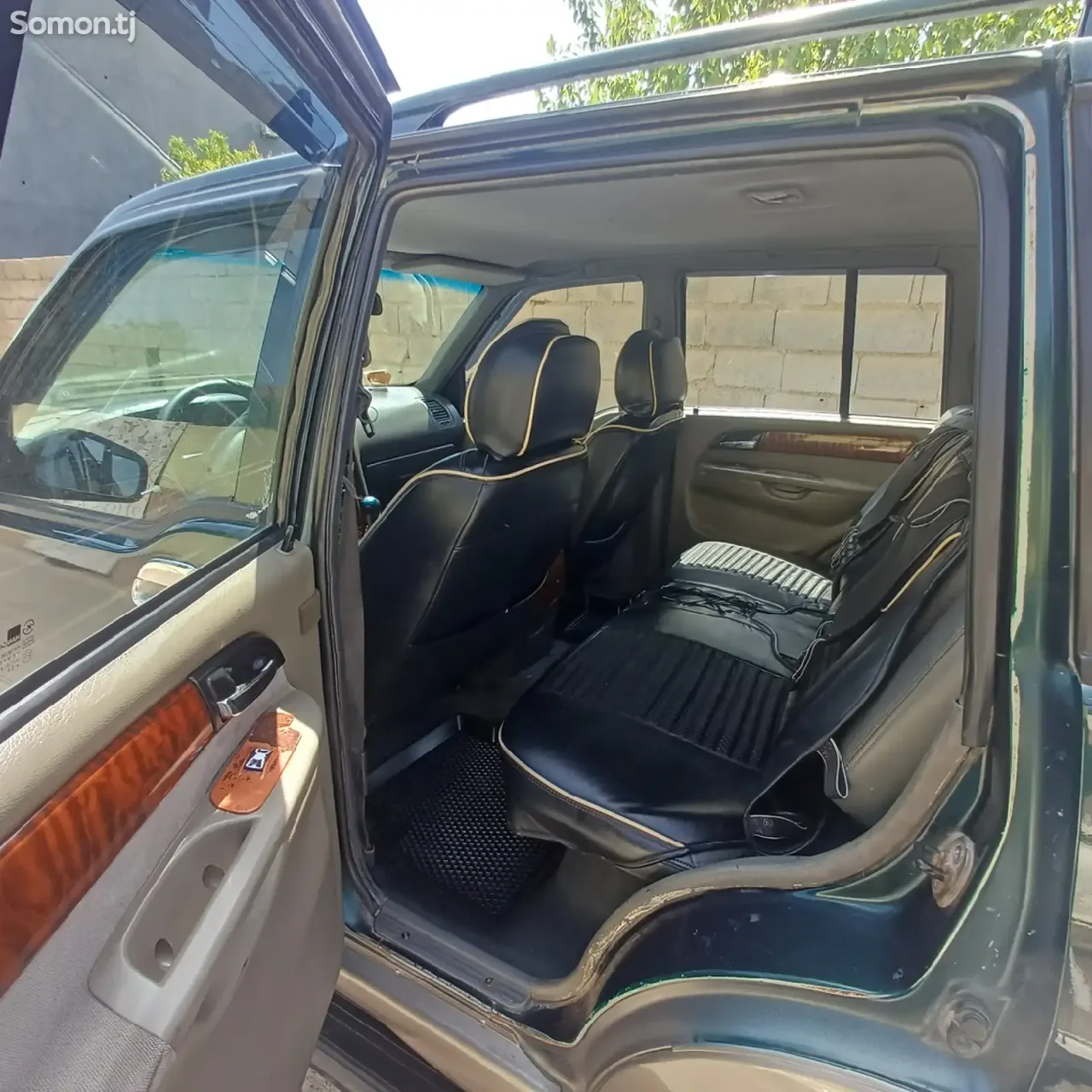 Ssang Yong Musso 2000 · 2.4 MT