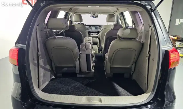 Kia Carnival 2016 · 2.2 AT