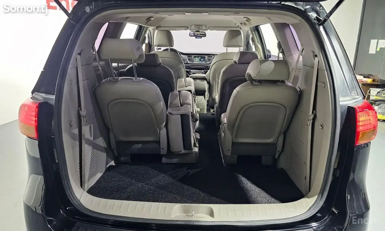 Kia Carnival 2016 · 2.2 AT
