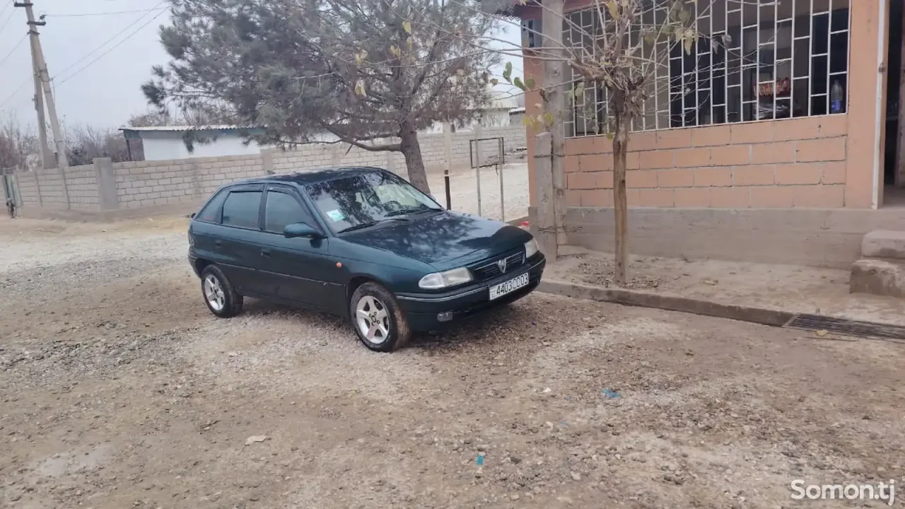 Opel Astra F 1997 · 1.6 MT