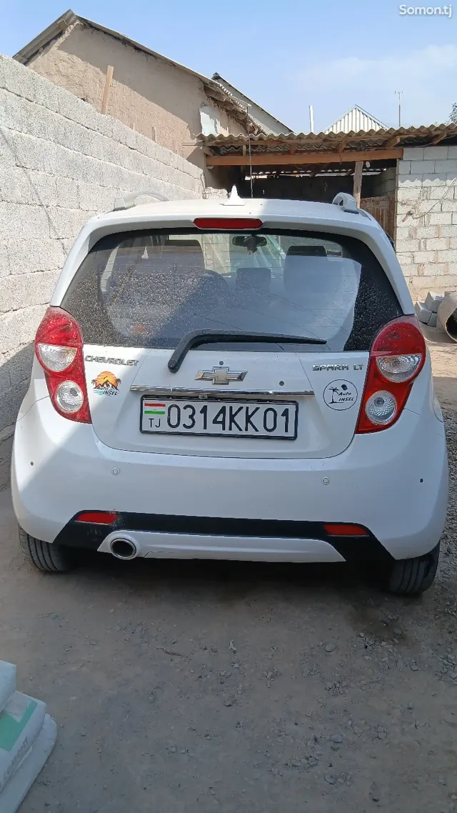Chevrolet Spark 2015 · 1.3 AT