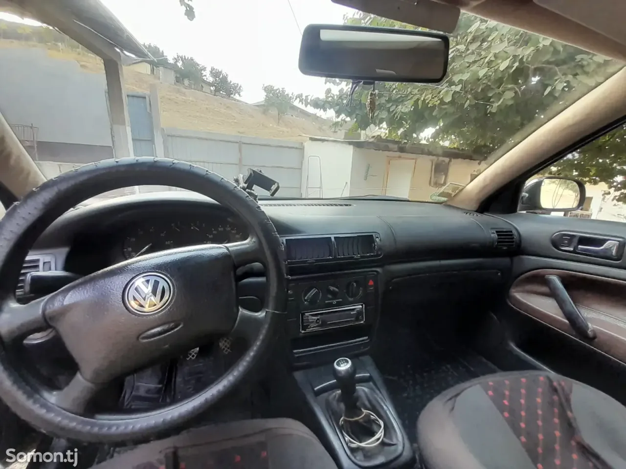 Volkswagen Passat 1997 · 1.6 MT