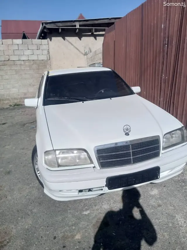 Mercedes-Benz B class 1988 · 2.0 MT