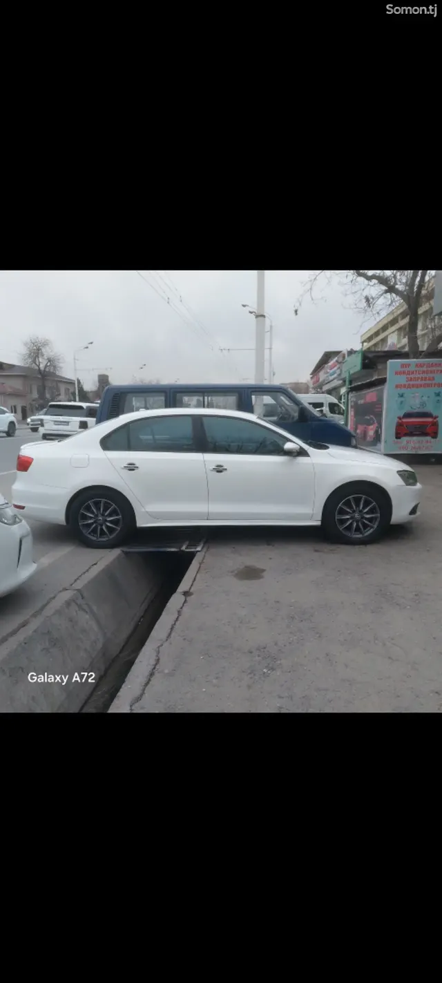 Volkswagen Jetta 2014 · 1.6 AT