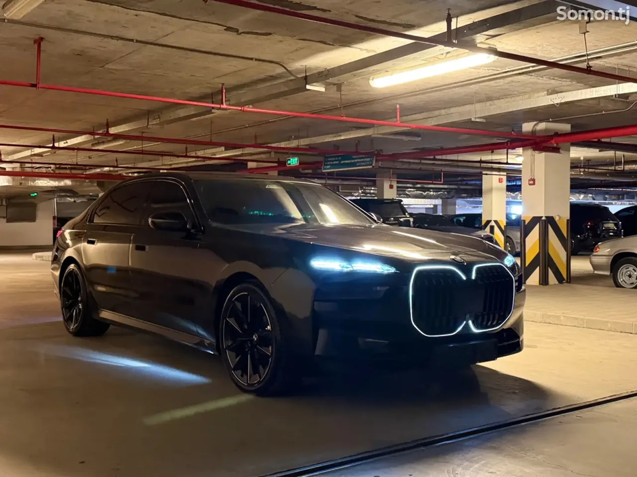 BMW 7 series 2023 · 4.0 AT