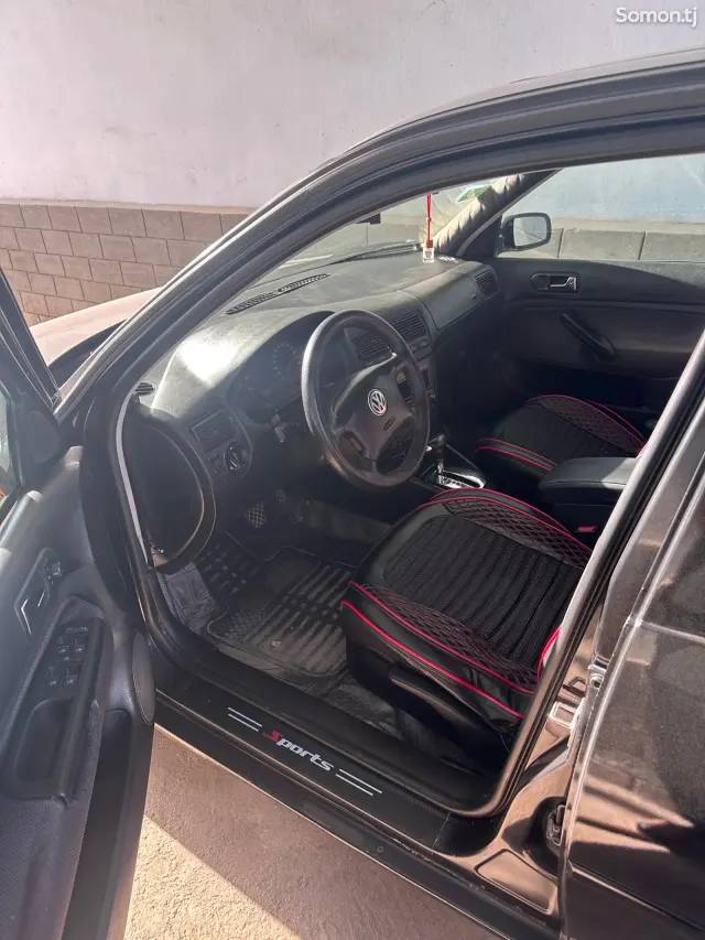 Volkswagen Golf 2000 · 2.0 AT