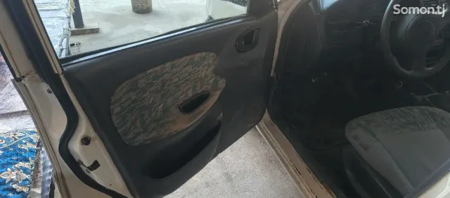 Daewoo Lanos 1997 · 1.6 MT