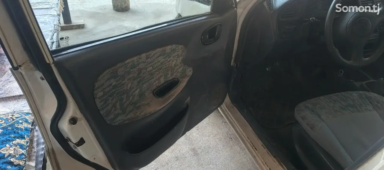 Daewoo Lanos 1997 · 1.6 MT