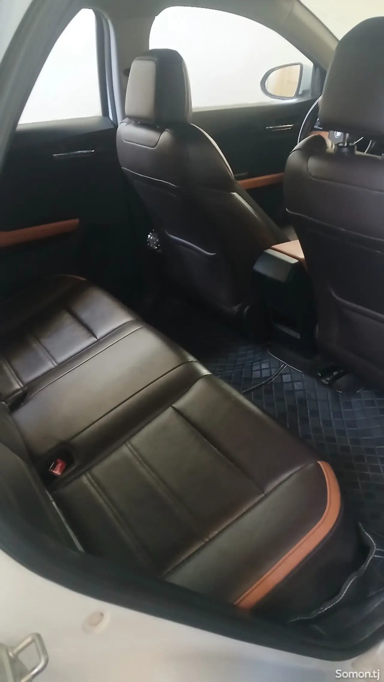 BYD E2 2021 · AT