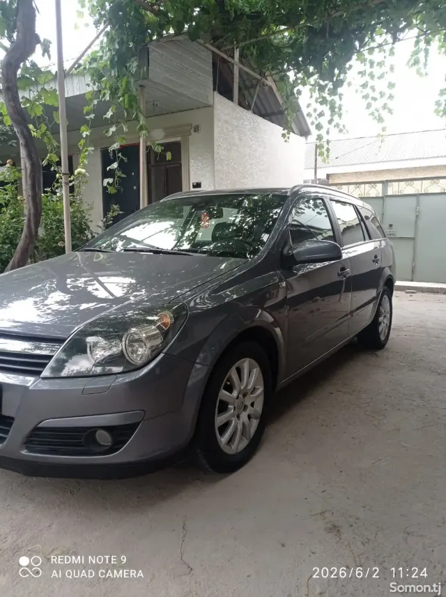 Opel Astra H 2006 · 1.9 MT