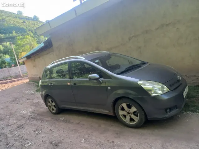 Toyota Corolla Verso 2006 · 1.8 MT