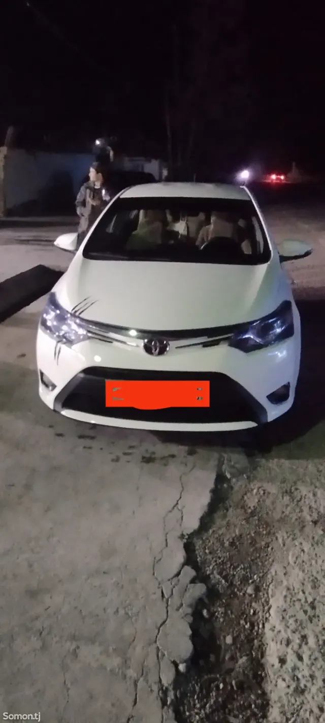 Toyota Yaris 2014 · 1.5 AT