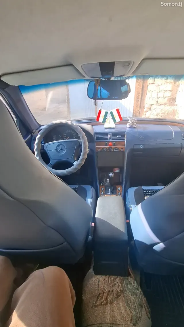 Mercedes-Benz C class 1995 · 2.0 AT