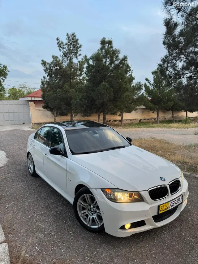 BMW 3 series 2010 · 2.0 AT