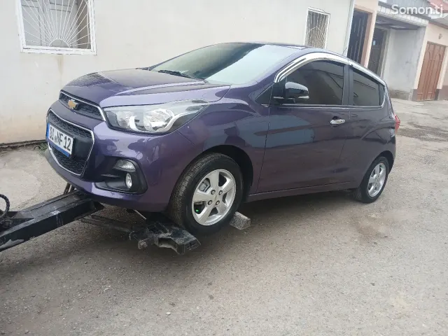 Chevrolet Spark 2015 · 0.8 AT